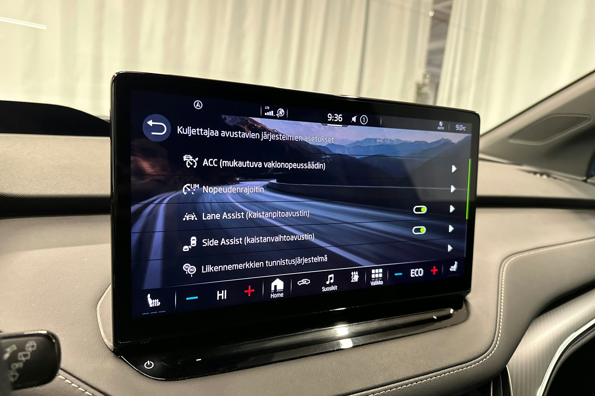 sininen Skoda Enyaq 2022 kuva 23.