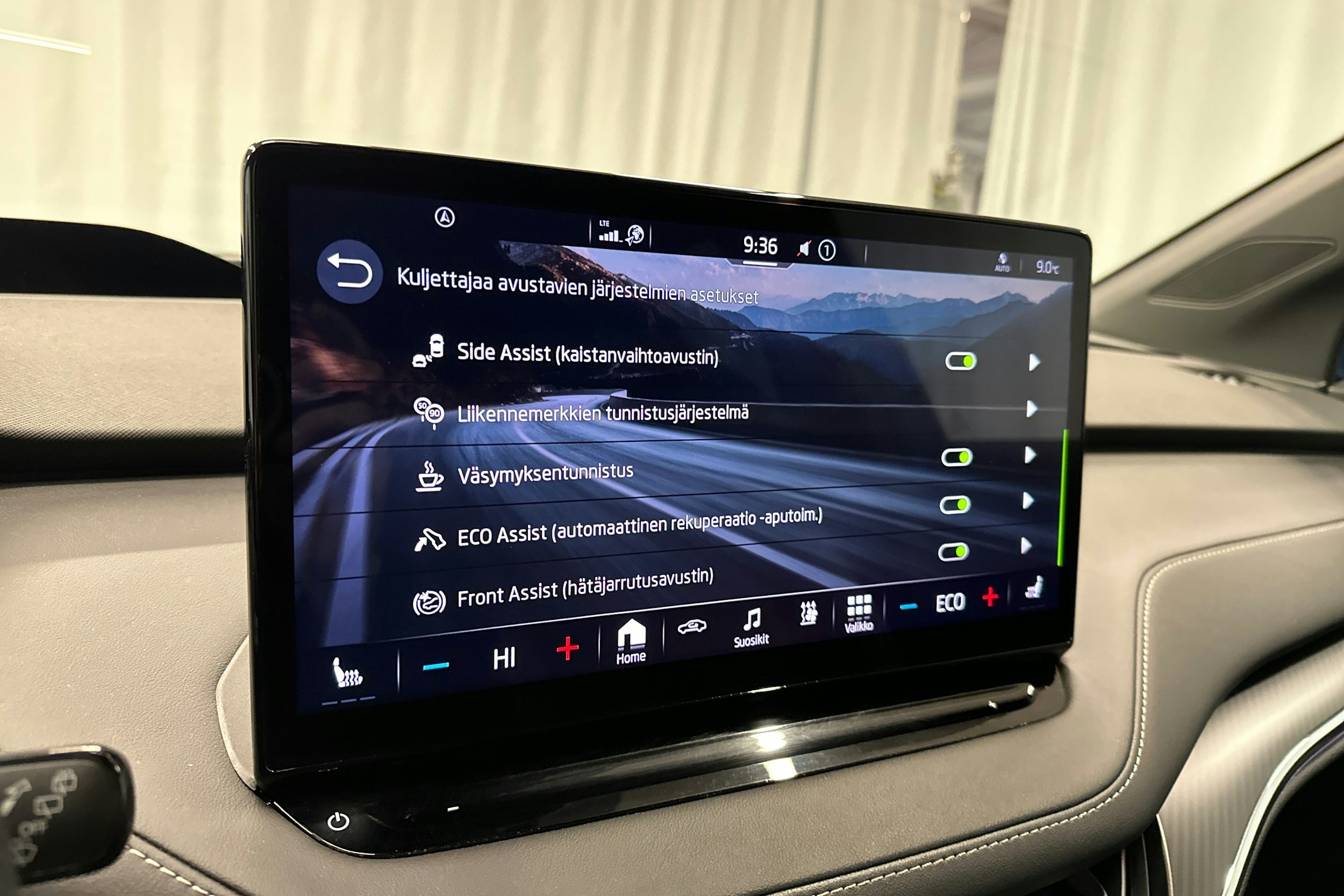 sininen Skoda Enyaq 2022 kuva 24.