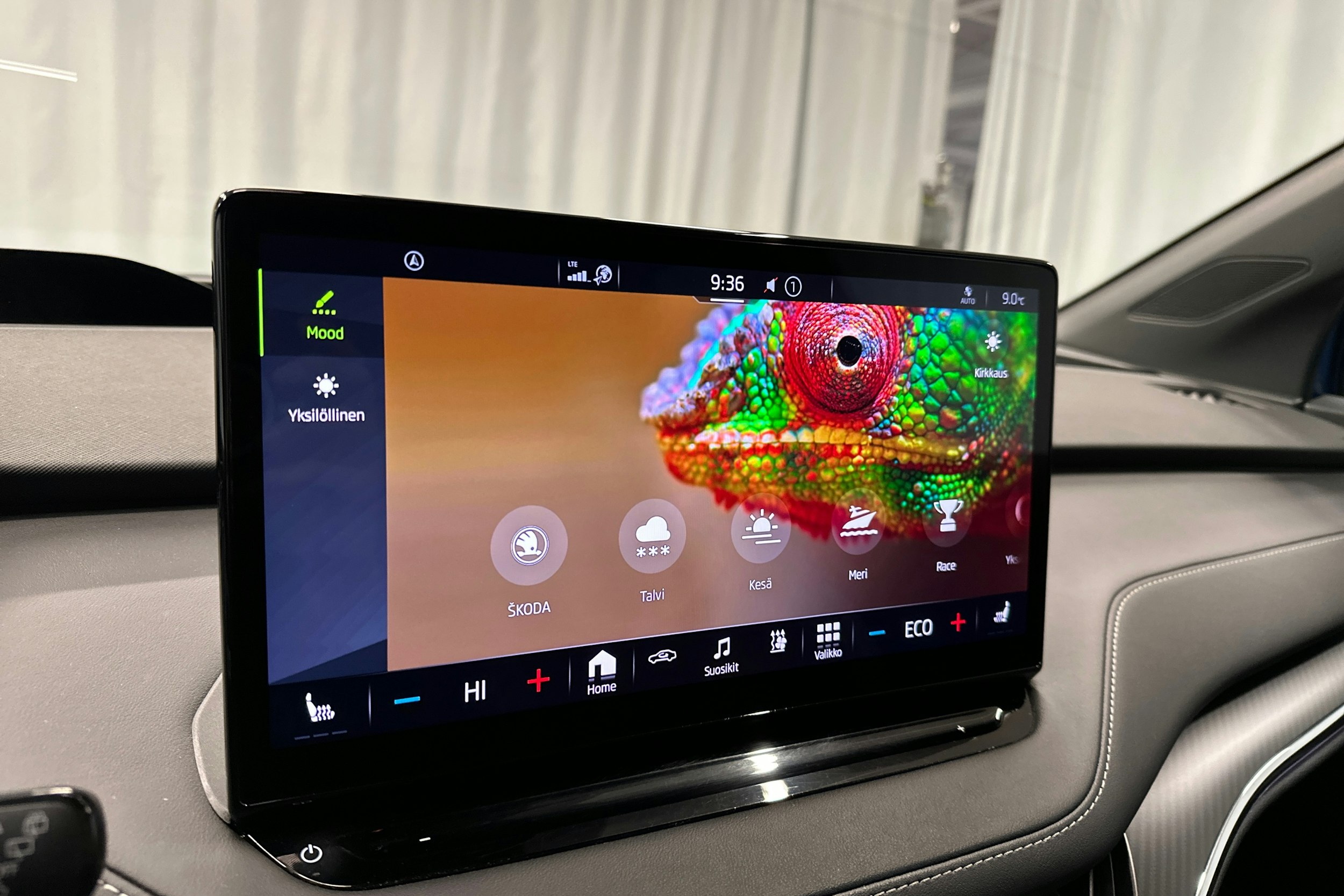 sininen Skoda Enyaq 2022 kuva 25.