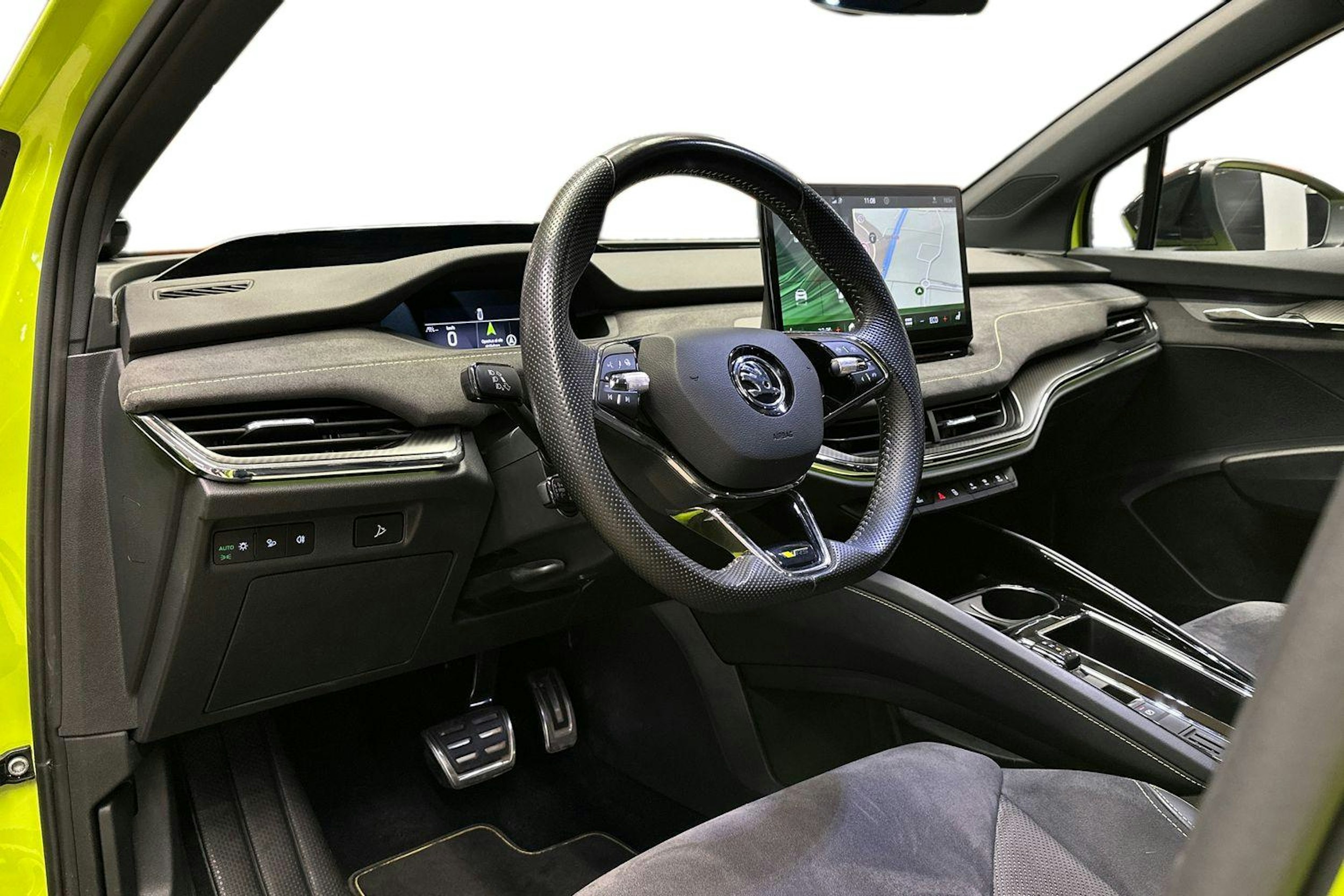 vihreä Skoda Enyaq 2022 kuva 6.