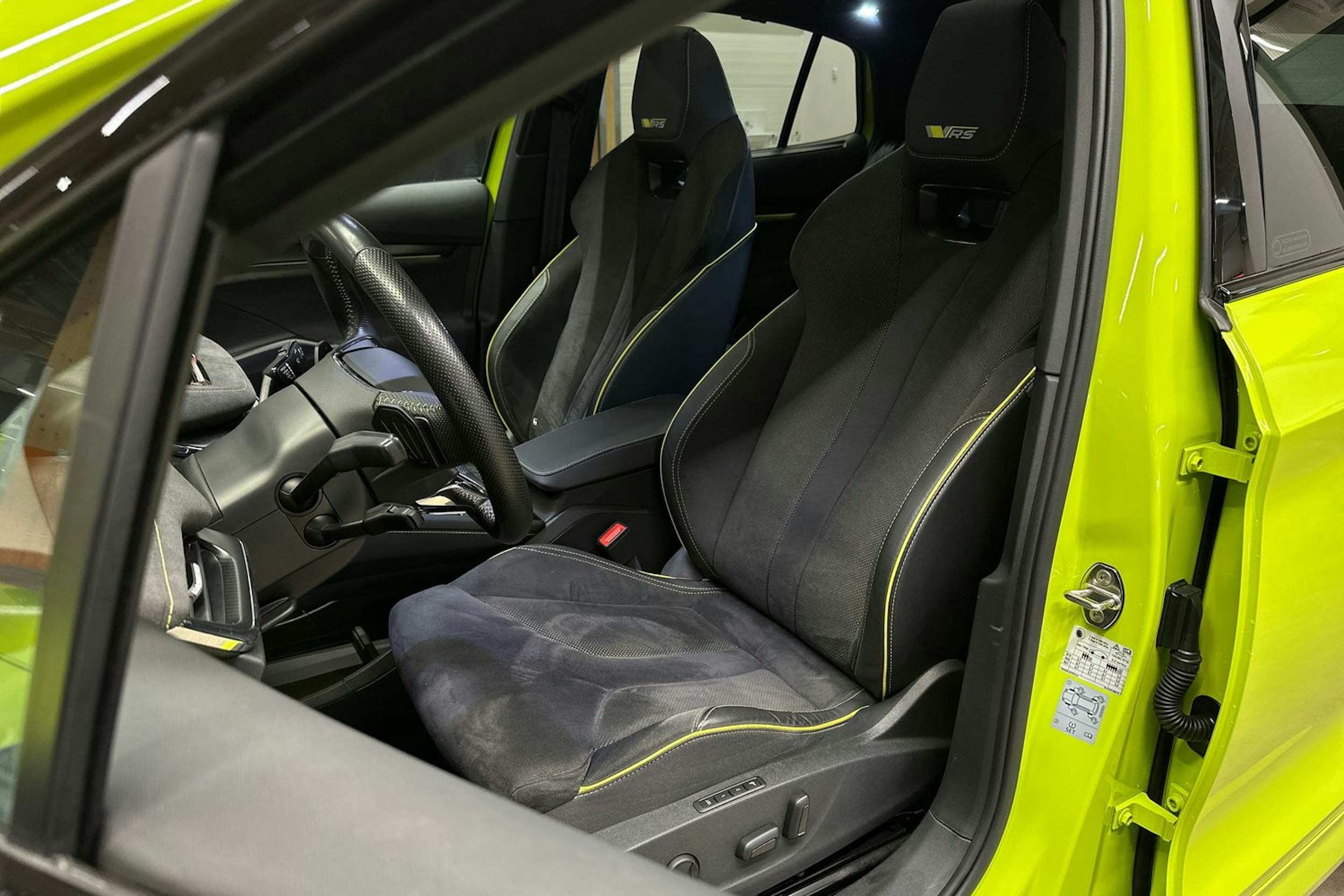 vihreä Skoda Enyaq 2022 kuva 17.