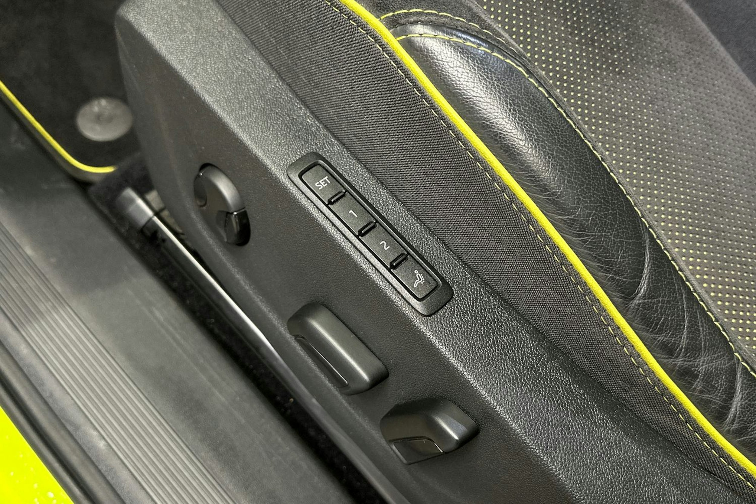 vihreä Skoda Enyaq 2022 kuva 18.