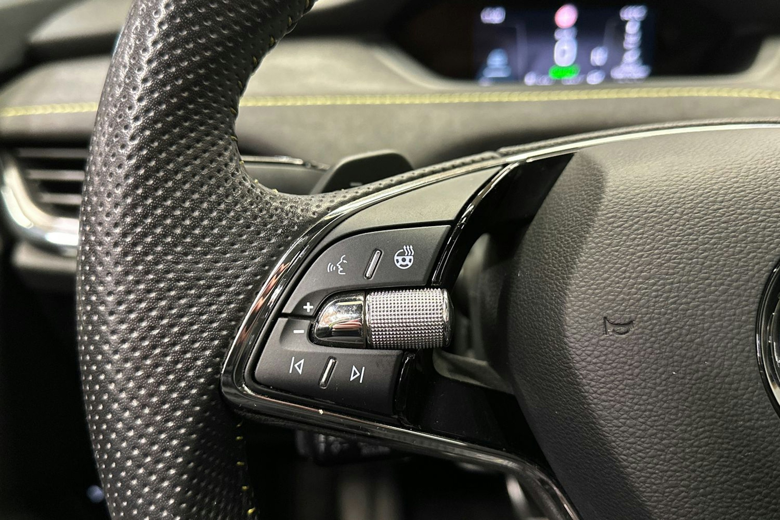 vihreä Skoda Enyaq 2022 kuva 30.