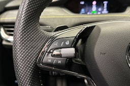 vihreä Skoda Enyaq 2022 kuva 30.