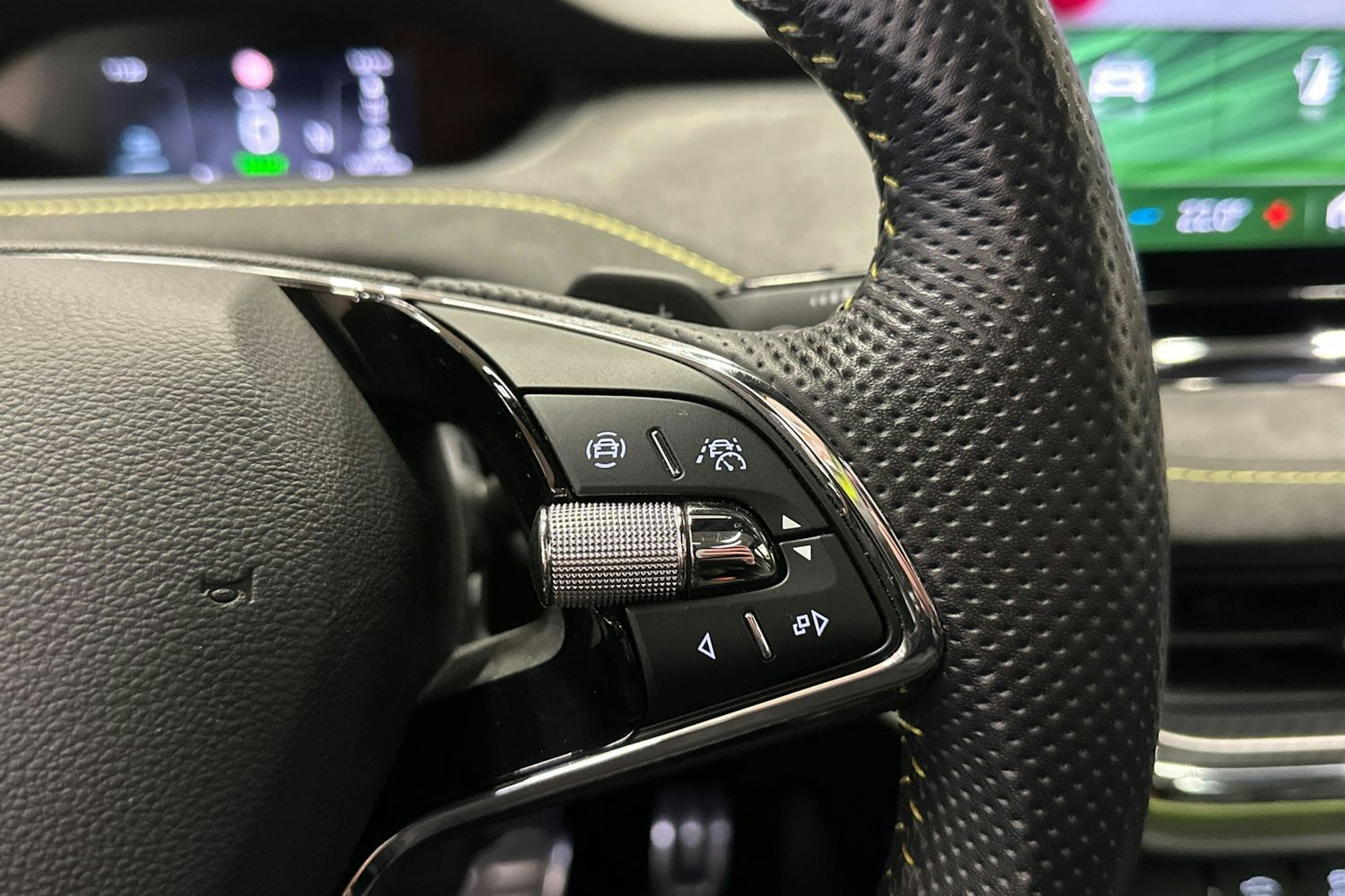 vihreä Skoda Enyaq 2022 kuva 31.