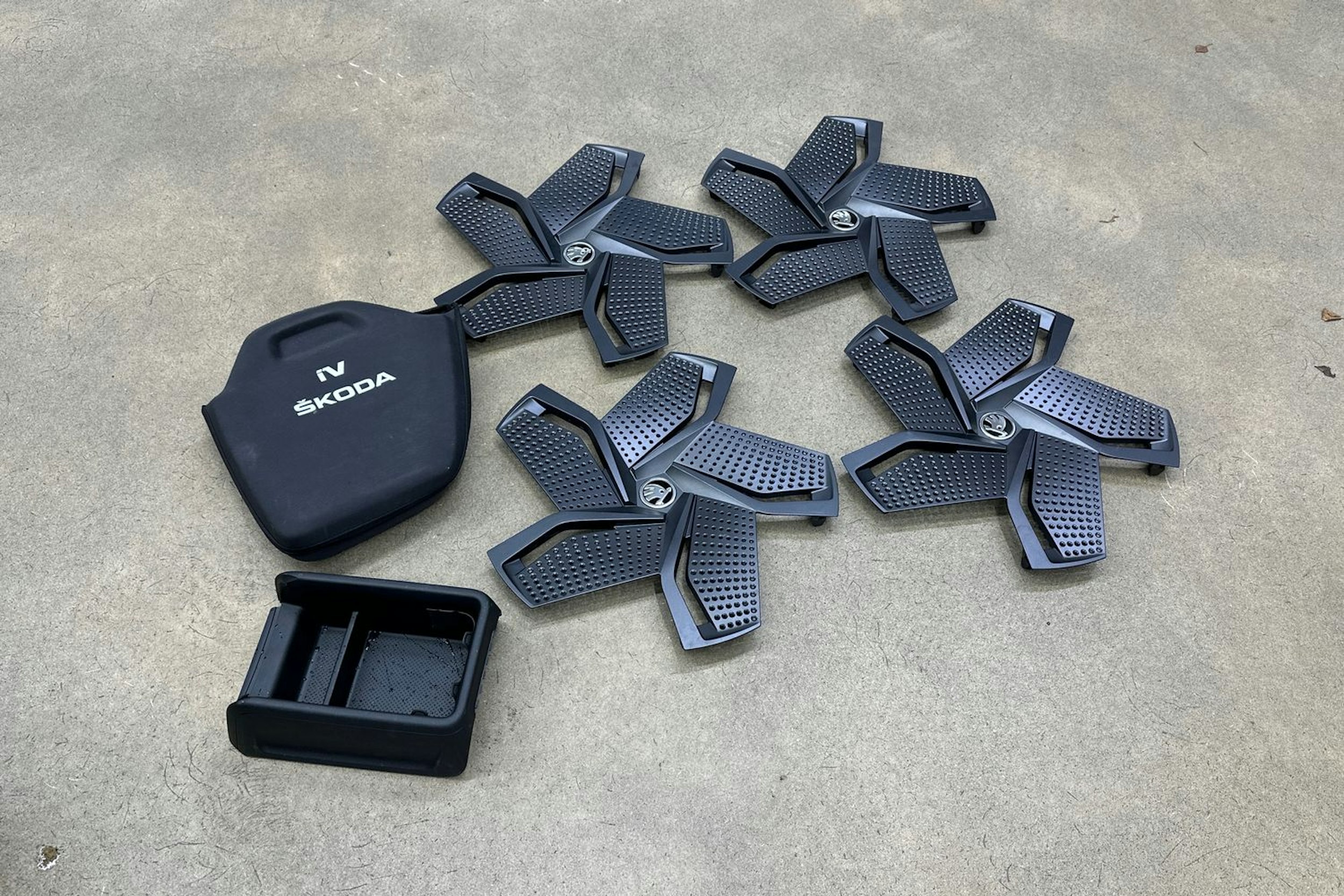 vihreä Skoda Enyaq 2022 kuva 38.