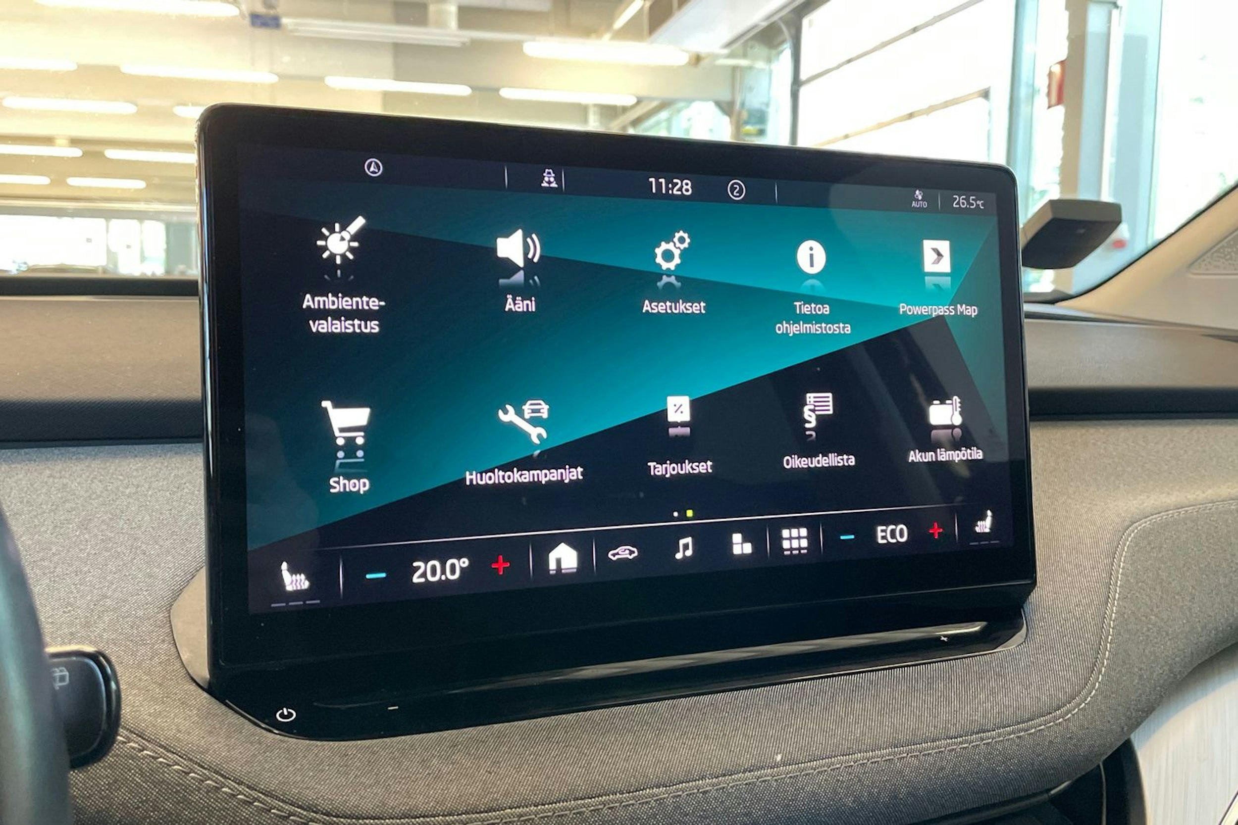 Musta Skoda Enyaq 2022 kuva 15.
