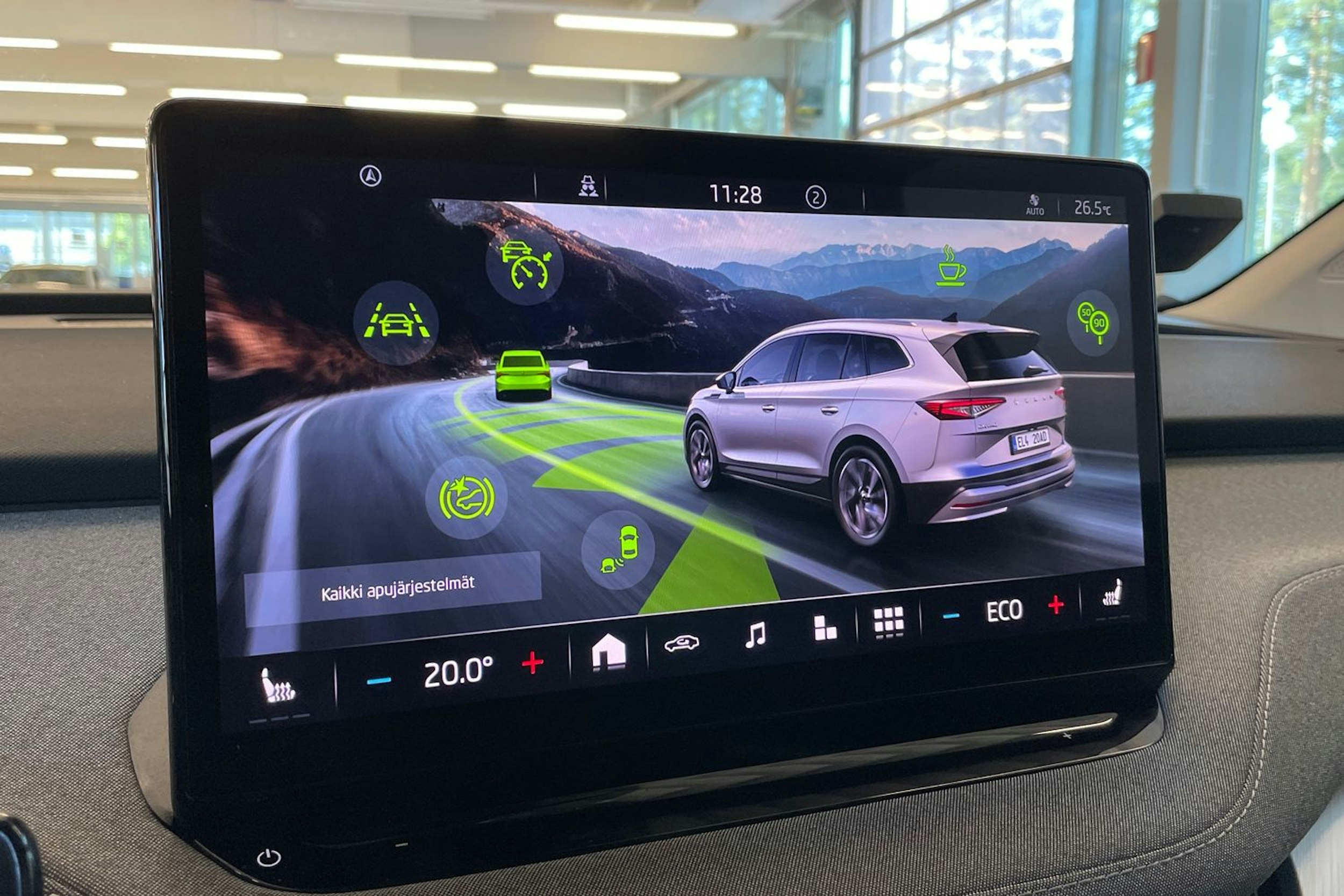 Musta Skoda Enyaq 2022 kuva 16.