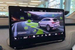 Musta Skoda Enyaq 2022 kuva 16.