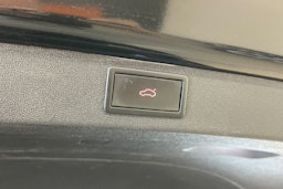 Musta Skoda Enyaq 2022 kuva 23.