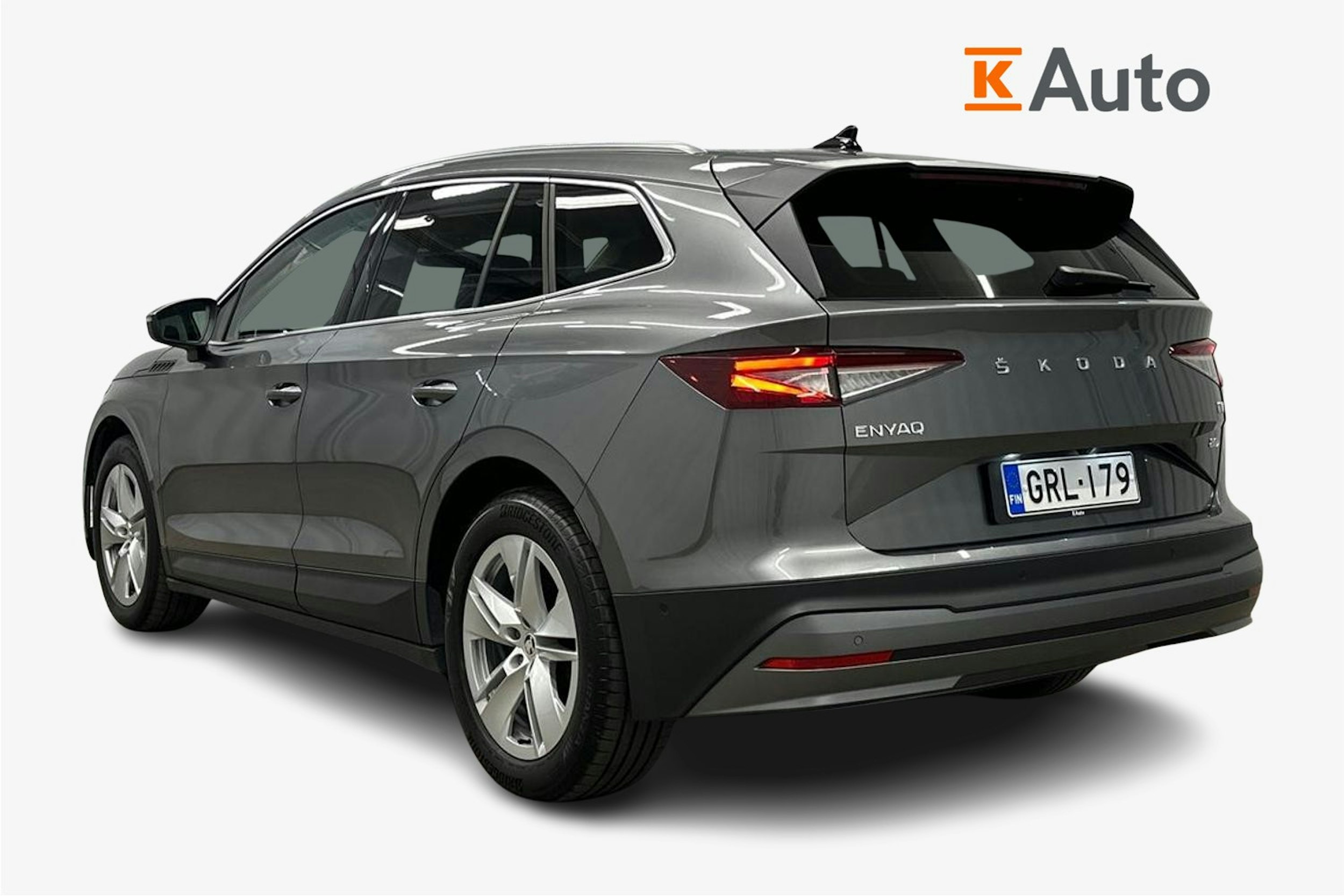 harmaa Skoda Enyaq 2022 kuva 2.