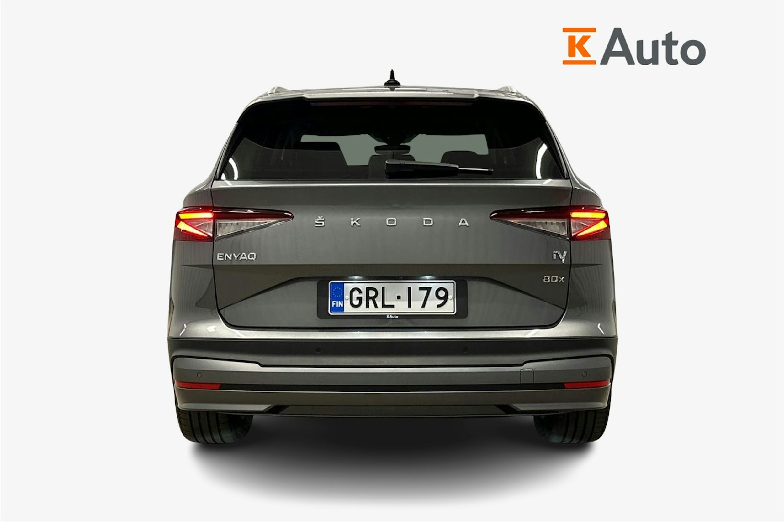 harmaa Skoda Enyaq 2022 kuva 3.