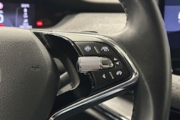 harmaa Skoda Enyaq 2022 kuva 17.