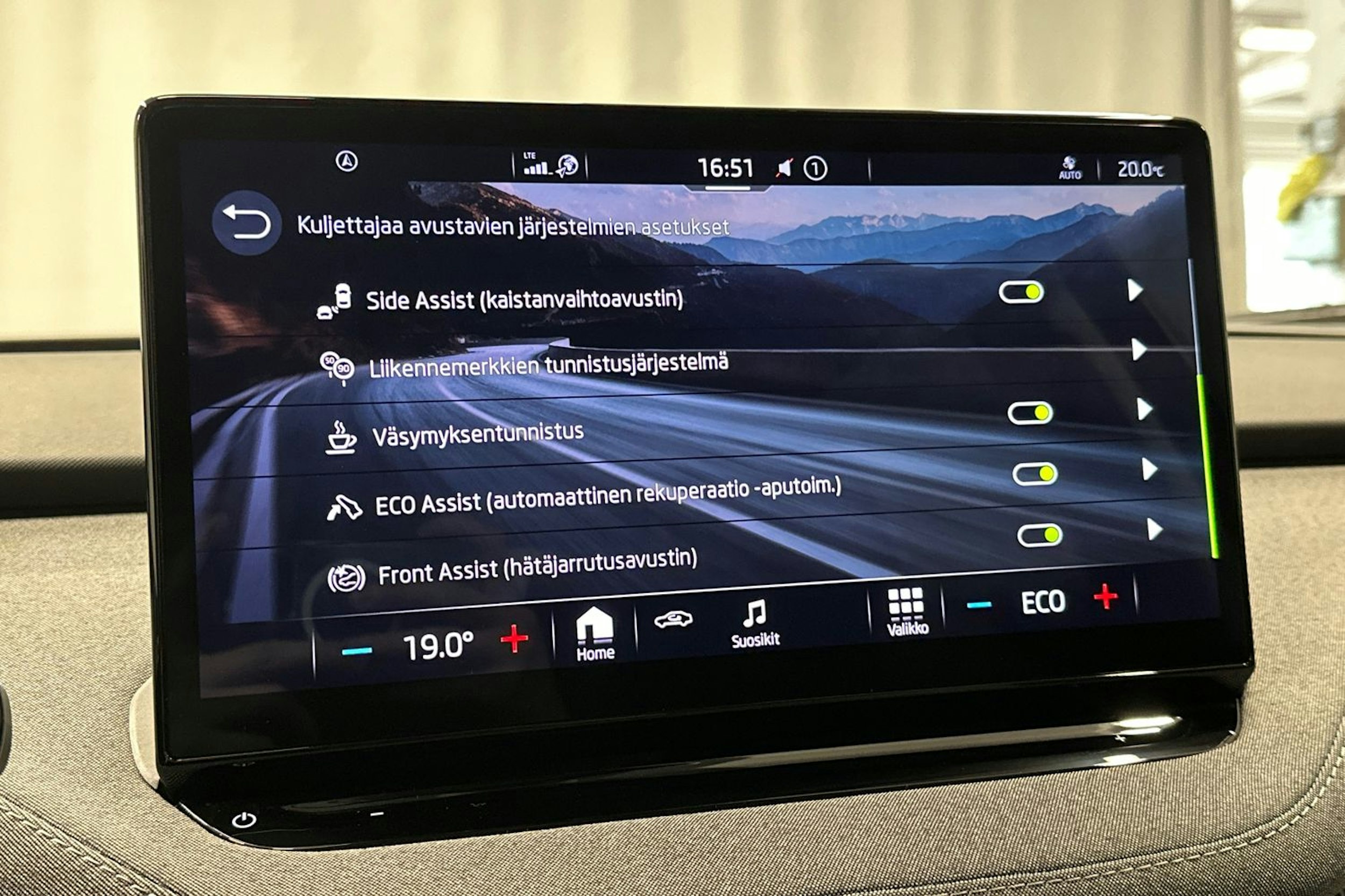 harmaa Skoda Enyaq 2022 kuva 23.