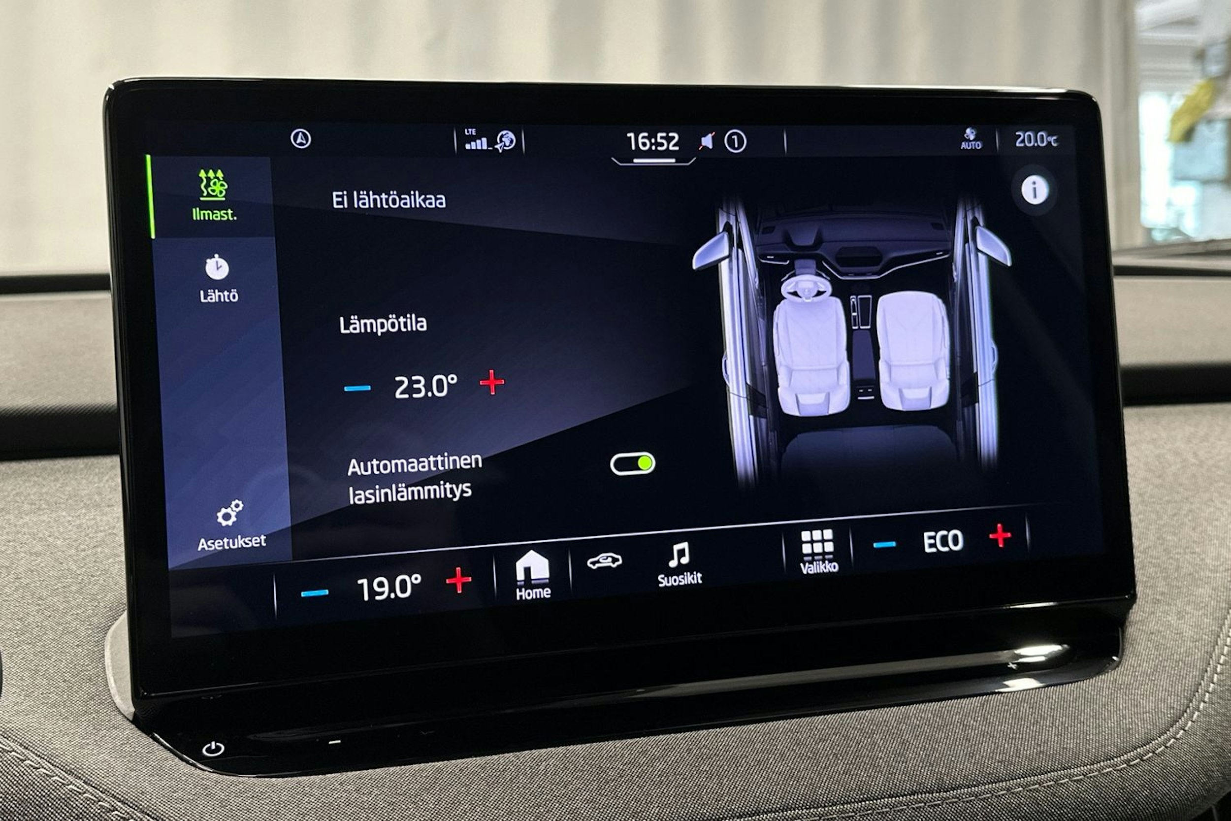 harmaa Skoda Enyaq 2022 kuva 25.