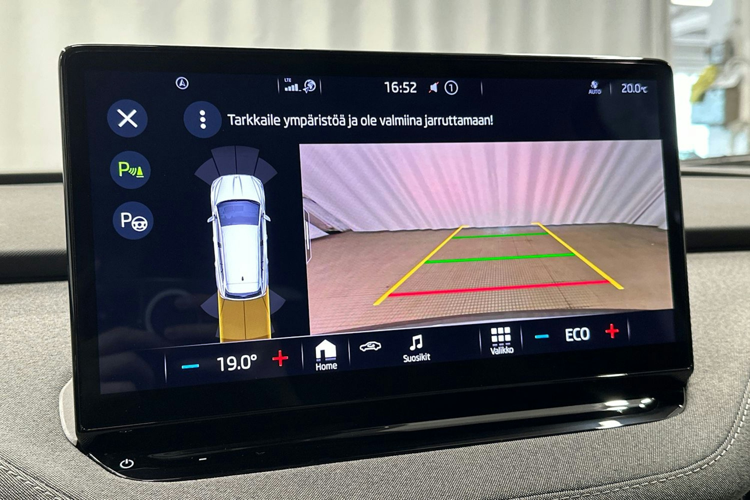 harmaa Skoda Enyaq 2022 kuva 27.