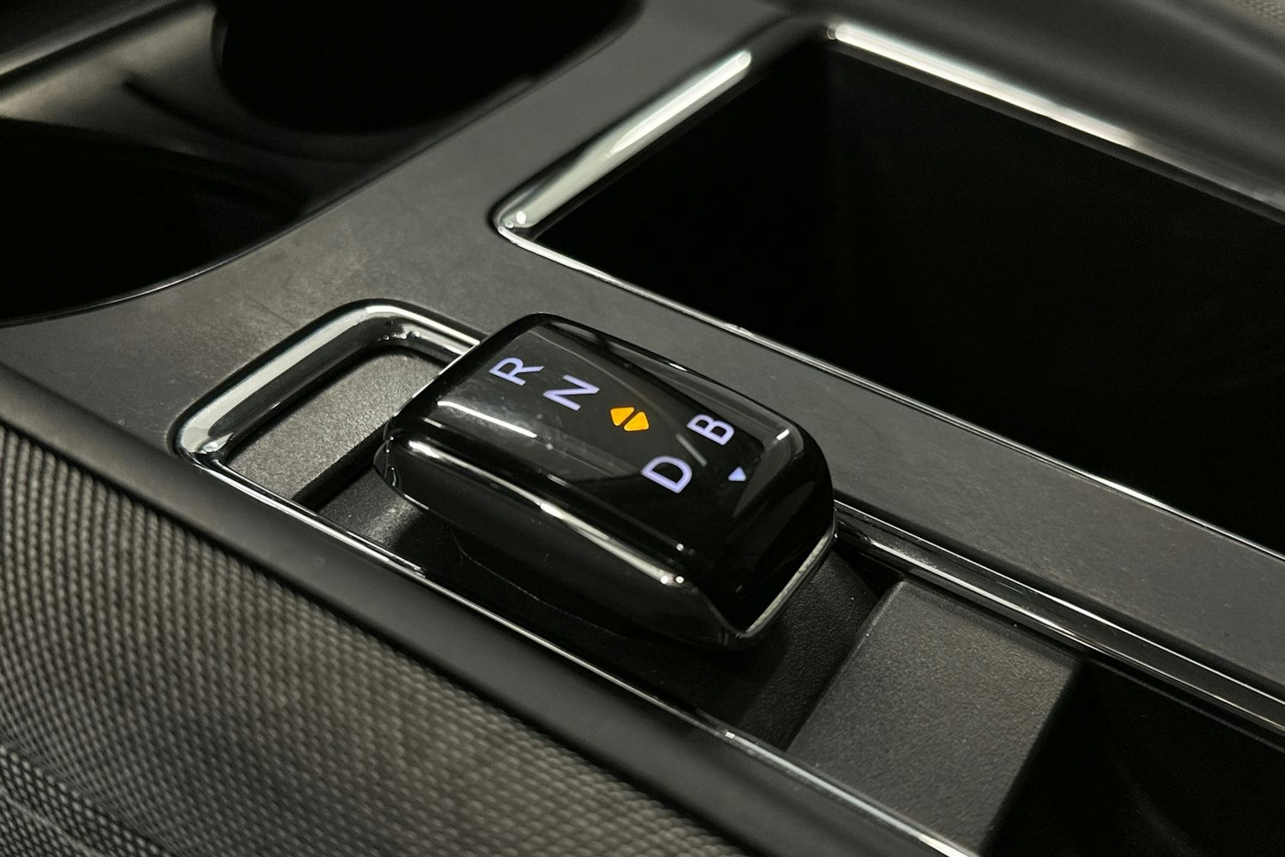 harmaa Skoda Enyaq 2022 kuva 30.