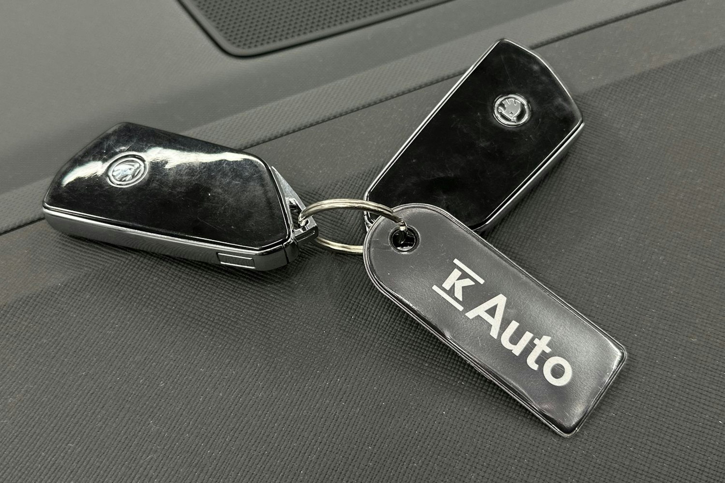 harmaa Skoda Enyaq 2022 kuva 31.