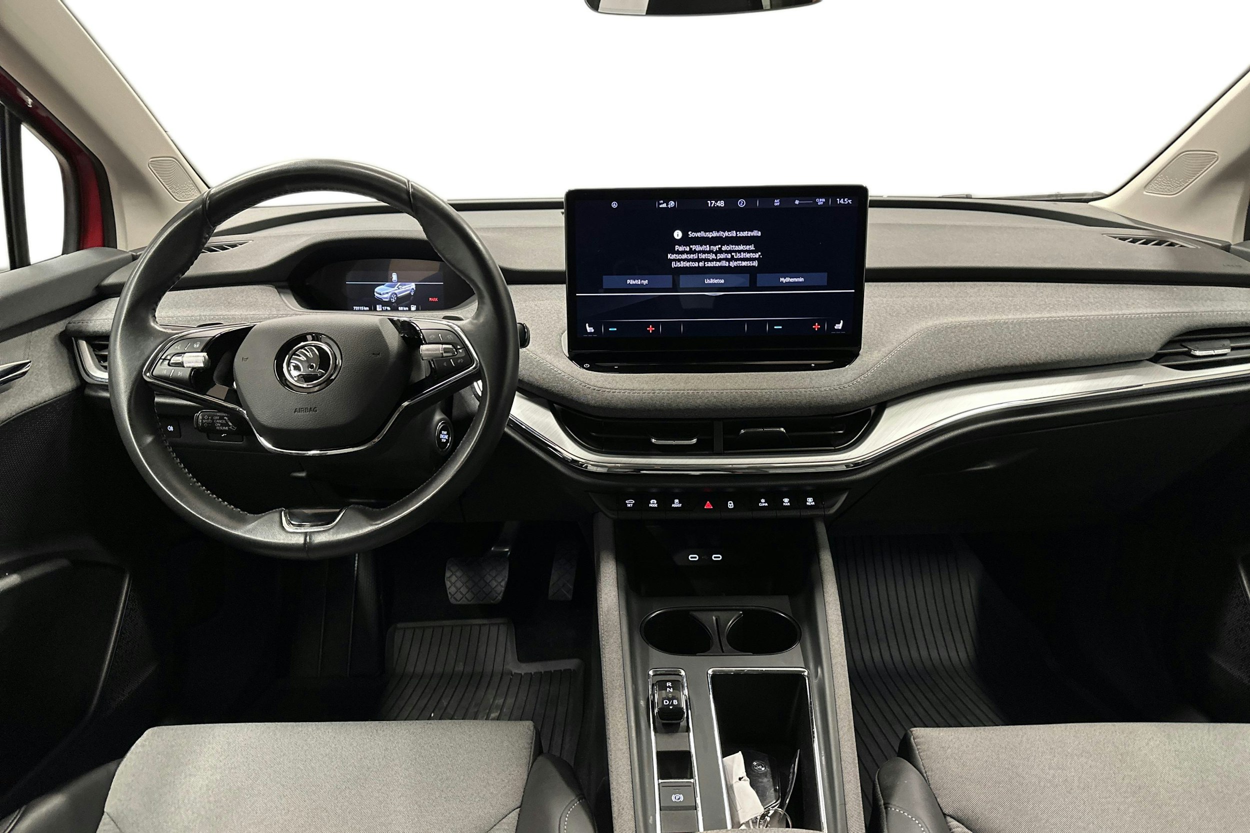 punainen Skoda Enyaq 2022 kuva 9.