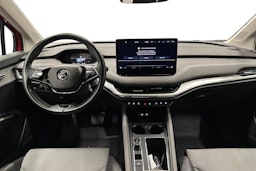 punainen Skoda Enyaq 2022 kuva 9.
