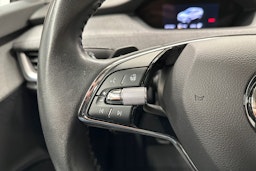 punainen Skoda Enyaq 2022 kuva 14.