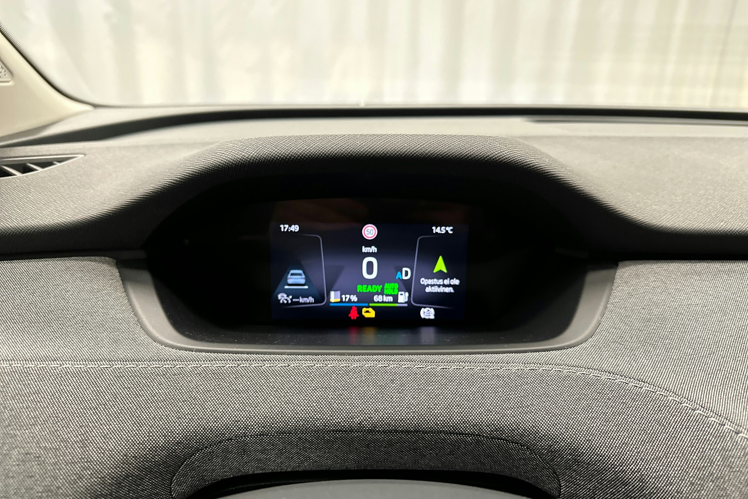 punainen Skoda Enyaq 2022 kuva 18.