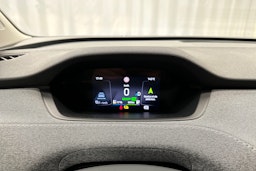 punainen Skoda Enyaq 2022 kuva 18.