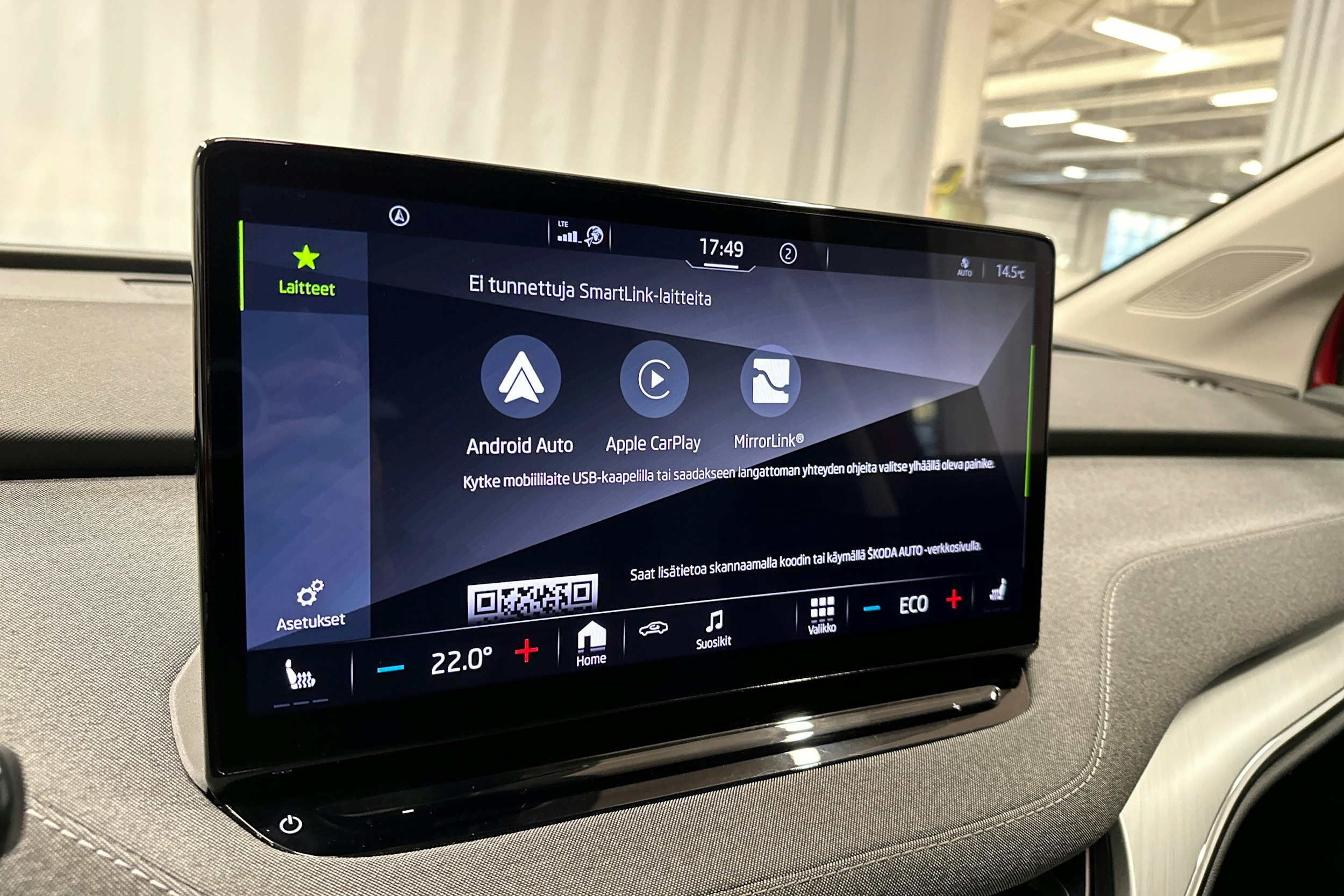 punainen Skoda Enyaq 2022 kuva 20.