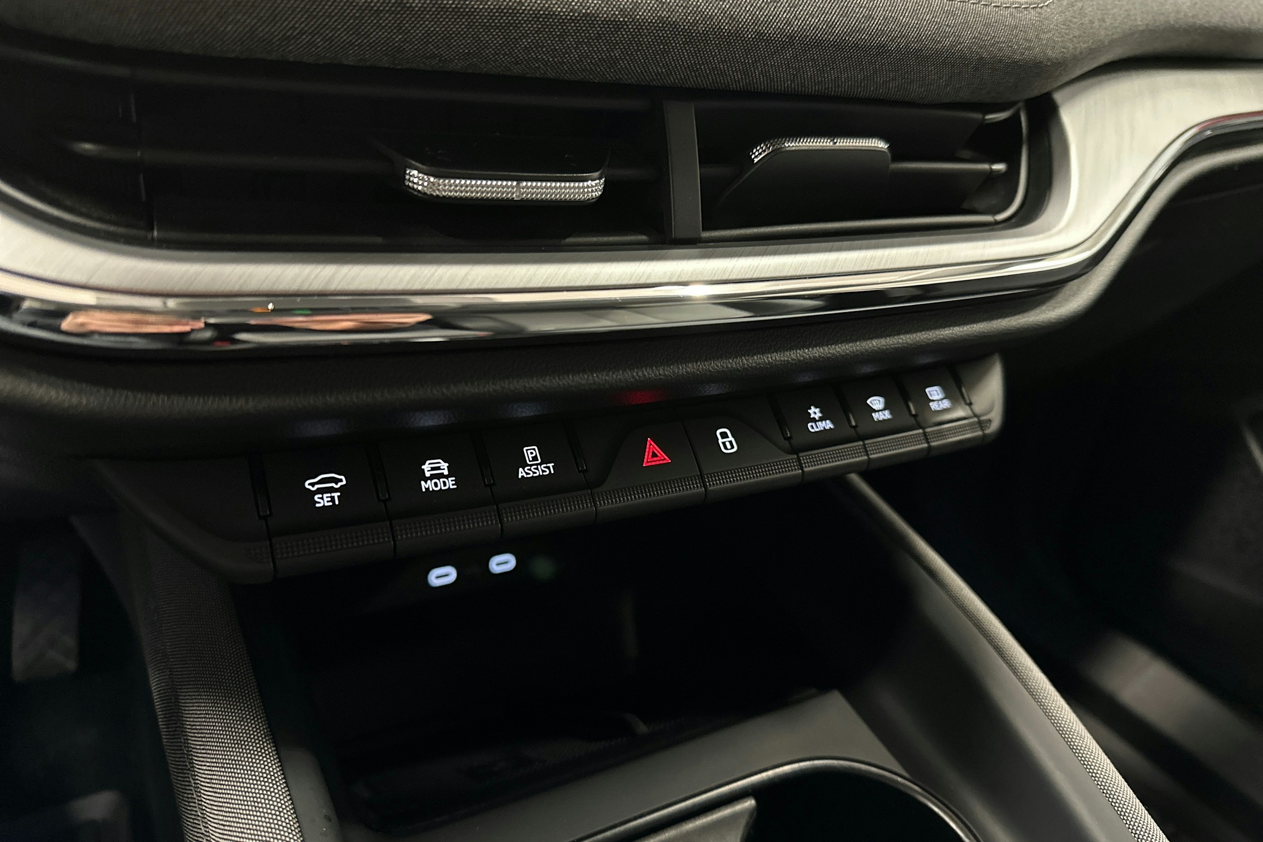 punainen Skoda Enyaq 2022 kuva 25.