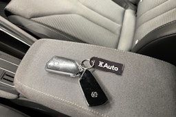 punainen Skoda Enyaq 2022 kuva 31.
