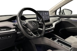 harmaa Skoda Enyaq 2022 kuva 7.