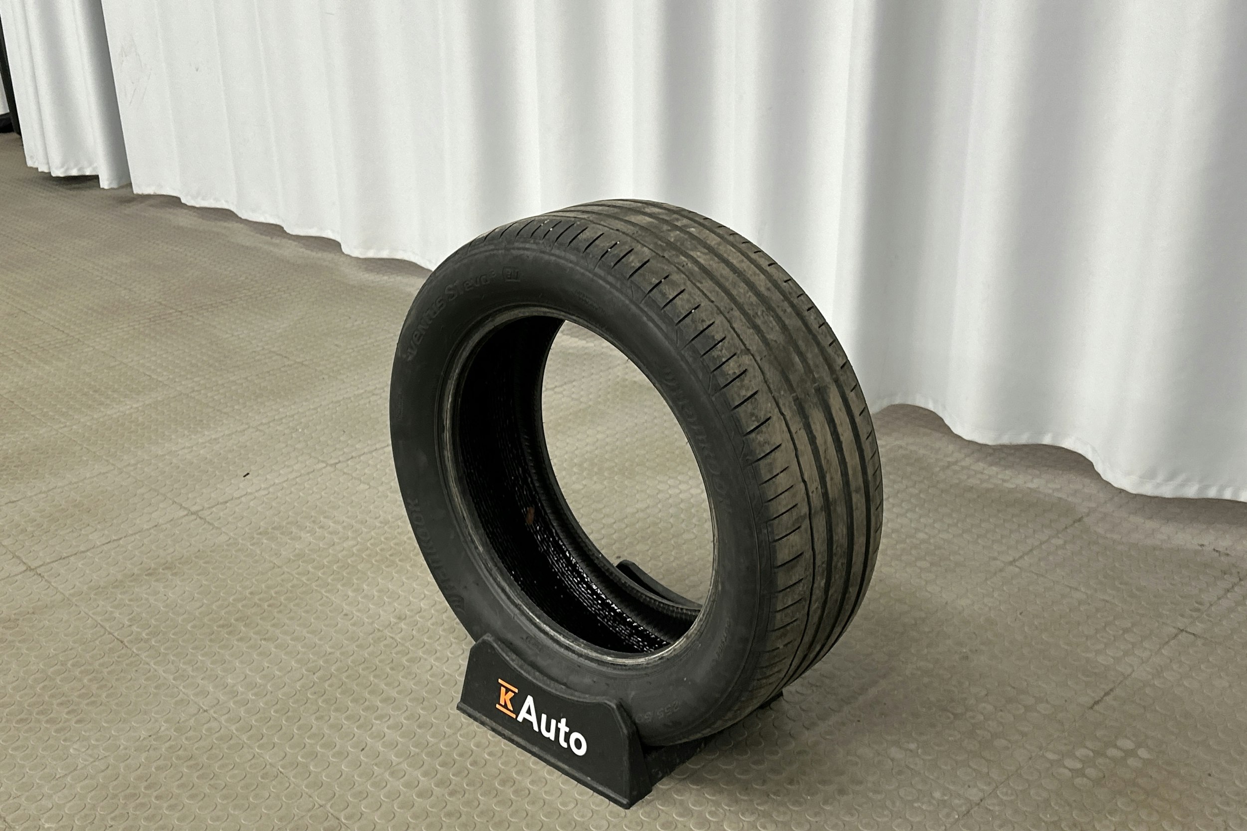 harmaa Skoda Enyaq 2022 kuva 13.