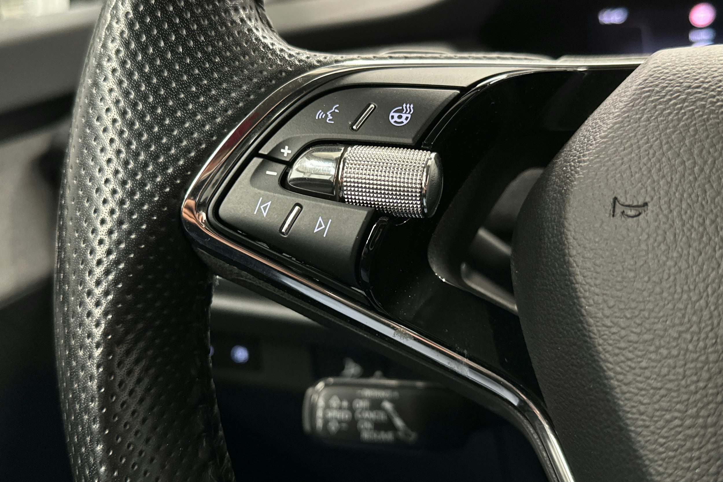 harmaa Skoda Enyaq 2022 kuva 20.