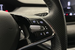 harmaa Skoda Enyaq 2022 kuva 21.