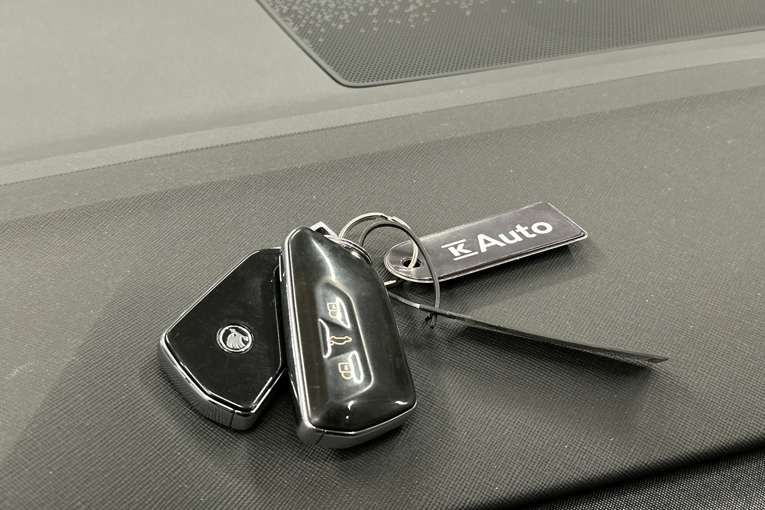 harmaa Skoda Enyaq 2022 kuva 30.