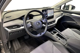 harmaa Skoda Enyaq 2022 kuva 7.