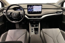 harmaa Skoda Enyaq 2022 kuva 9.