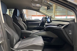 harmaa Skoda Enyaq 2022 kuva 13.