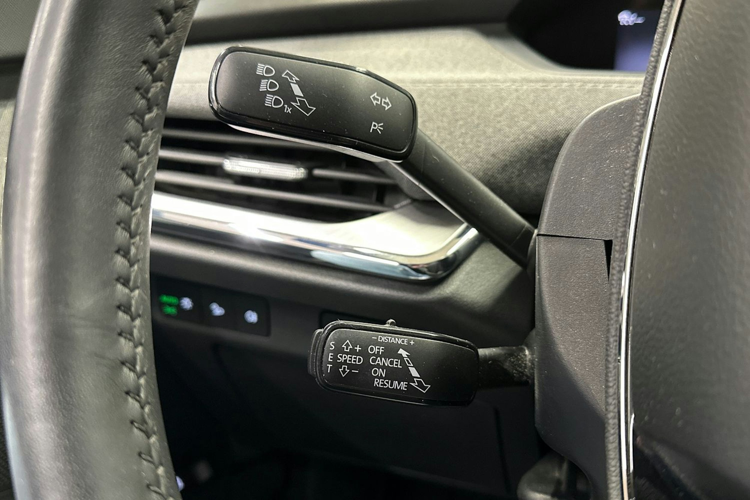 harmaa Skoda Enyaq 2022 kuva 26.