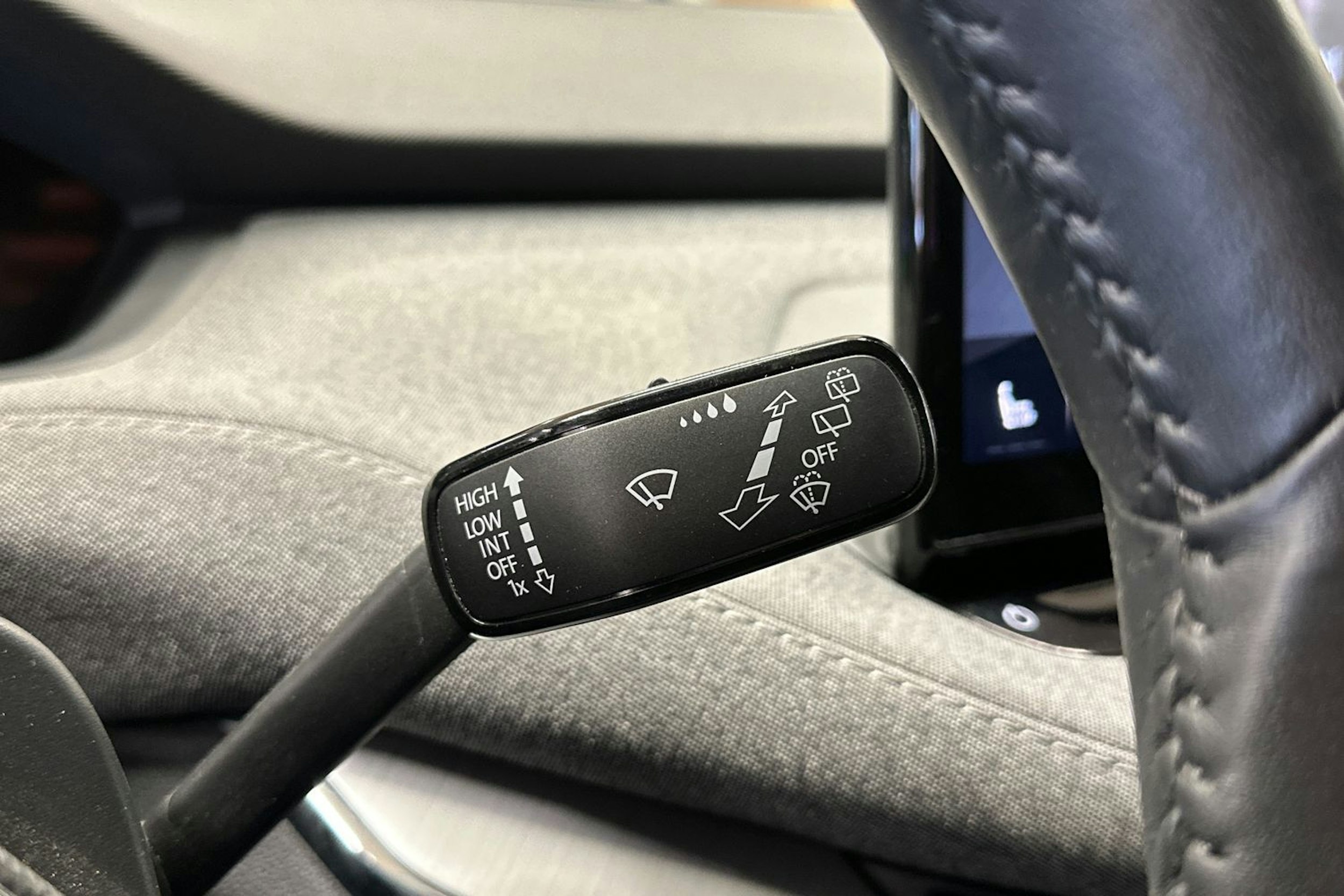 harmaa Skoda Enyaq 2022 kuva 27.