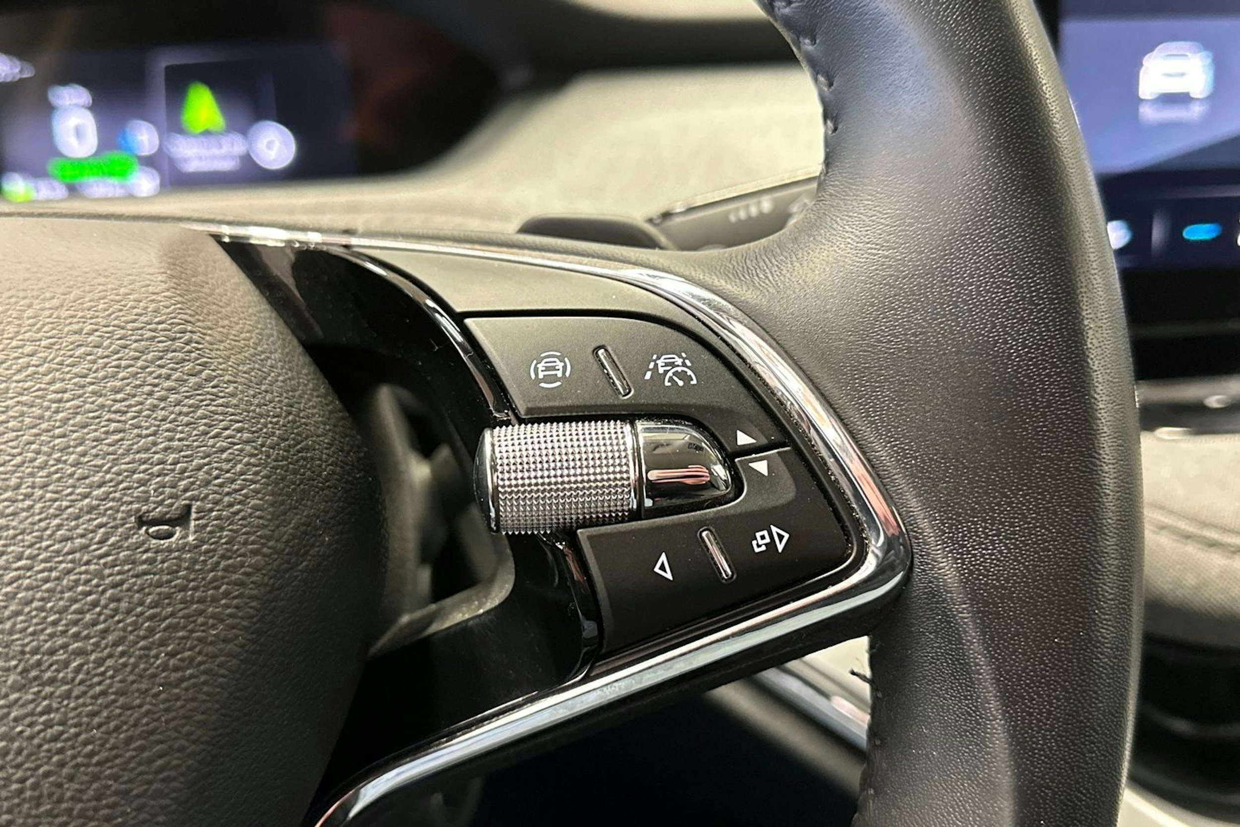 harmaa Skoda Enyaq 2022 kuva 29.