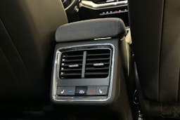 harmaa Skoda Enyaq 2022 kuva 32.