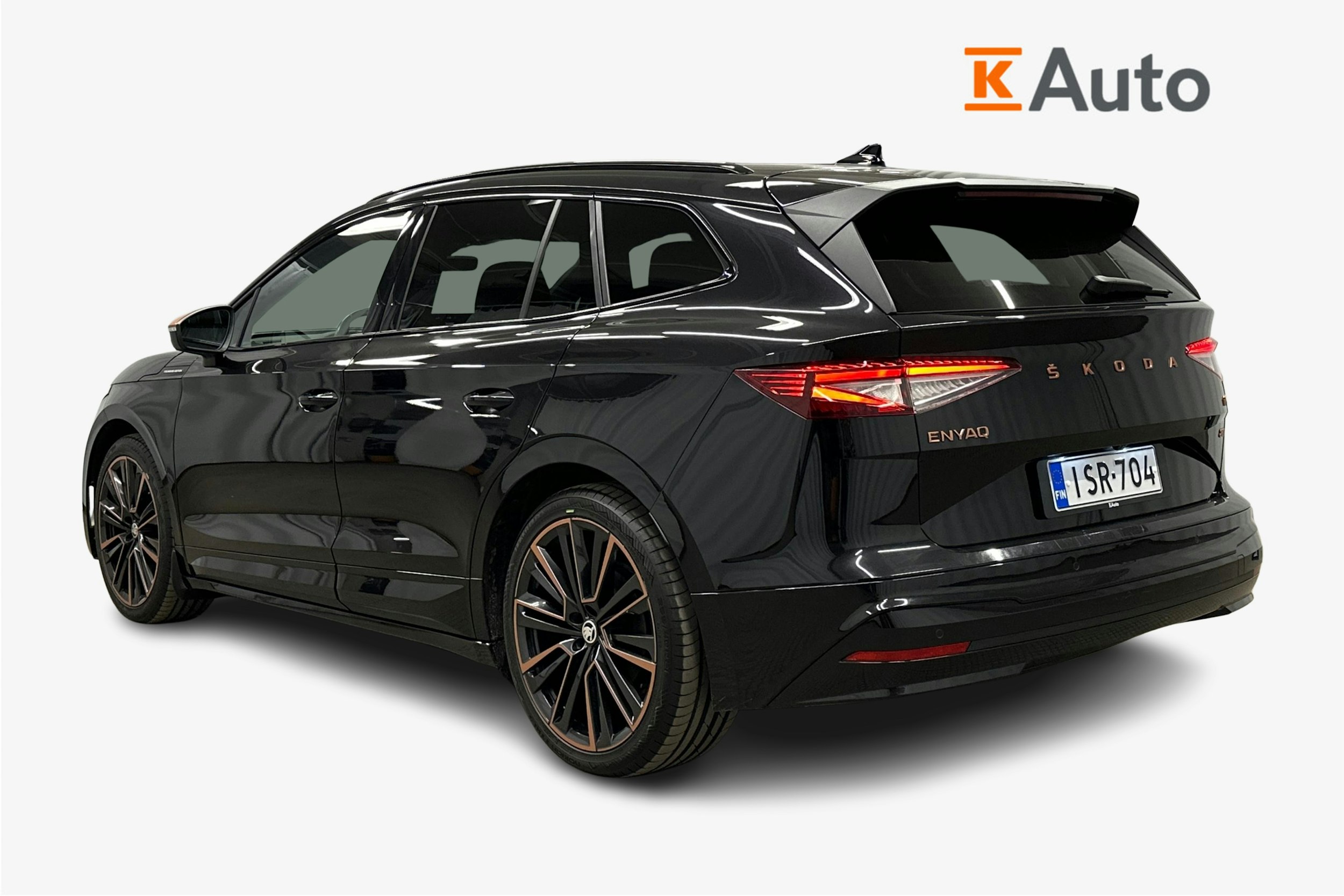musta Skoda Enyaq 2022 kuva 2.