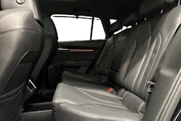 musta Skoda Enyaq 2022 kuva 8.