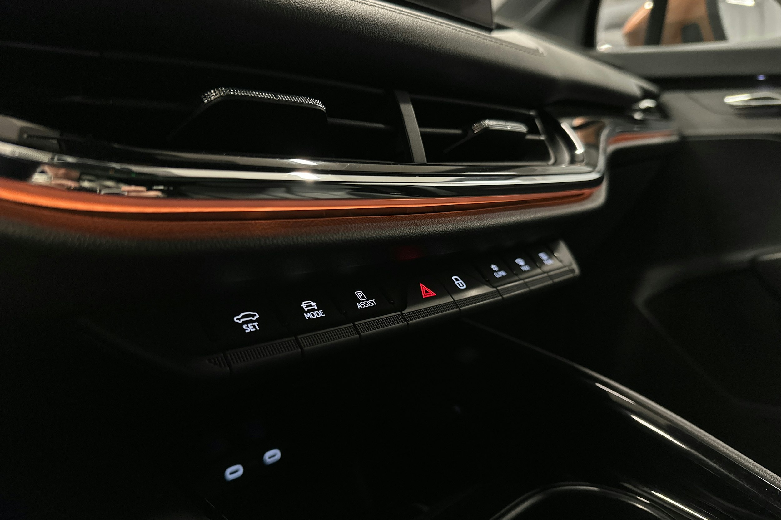 musta Skoda Enyaq 2022 kuva 22.