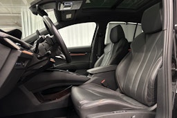 musta Skoda Enyaq 2022 kuva 23.