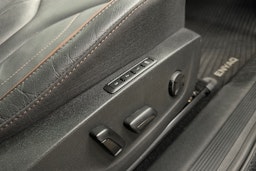 musta Skoda Enyaq 2022 kuva 25.