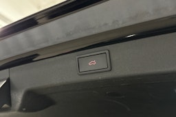 musta Skoda Enyaq 2022 kuva 29.