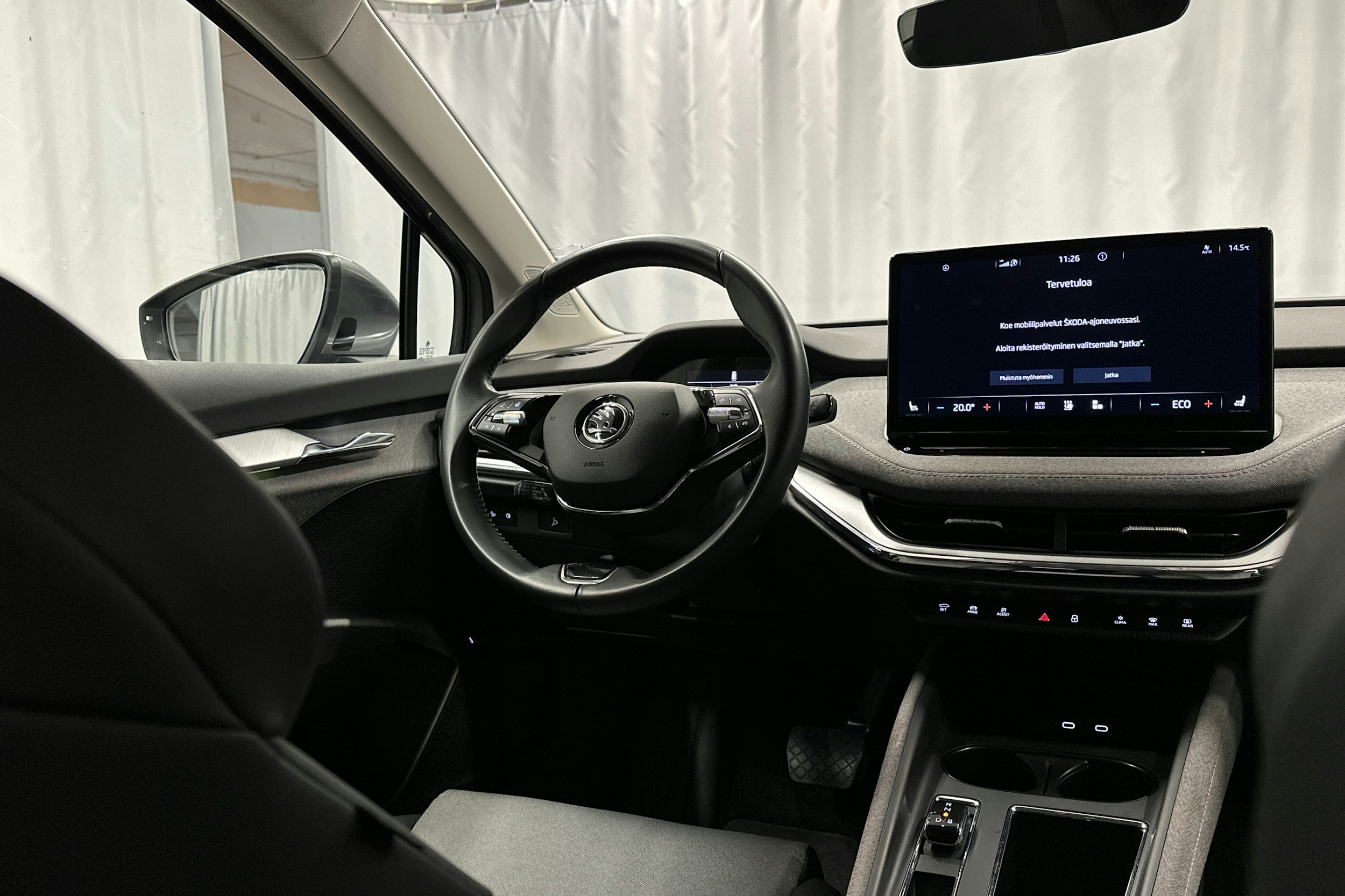 harmaa Skoda Enyaq 2022 kuva 9.