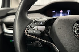 harmaa Skoda Enyaq 2022 kuva 14.